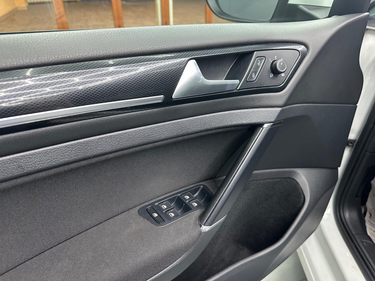 Volkswagen Golf 1.6 TDI DSG 5p. Highline BlueMotion Tech