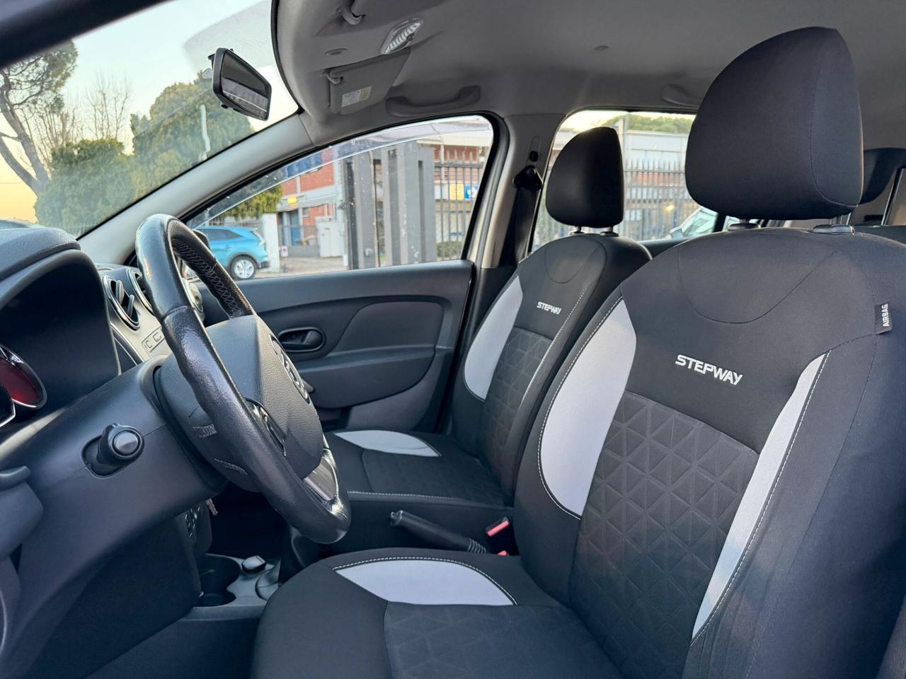 Dacia Sandero 0.9 TCe 90CV Lauréate Solo 64000 KM