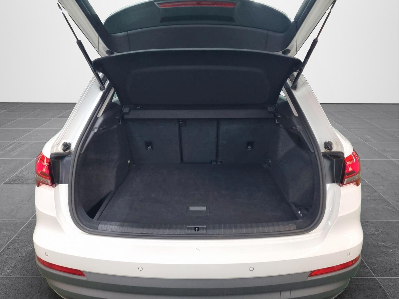 Audi Q3 35 TDI S tronic Business