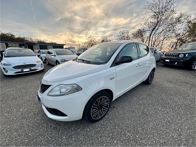 Lancia Ypsilon 1.2 69 CV 5 porte GPL Ecochic Gold