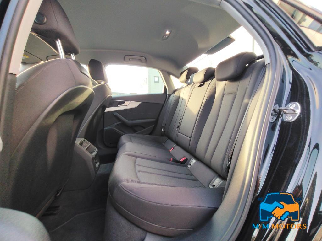 Audi A4 Berlina A4 35 2.0 tfsi mhev Business 150cv s-tronic