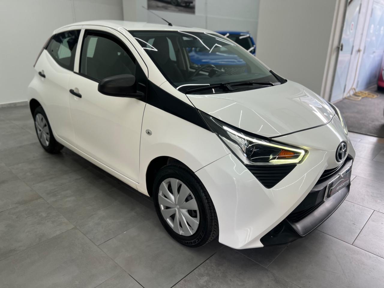 Toyota Aygo 1.0 VVT-i 72 CV 5 porte x-play
