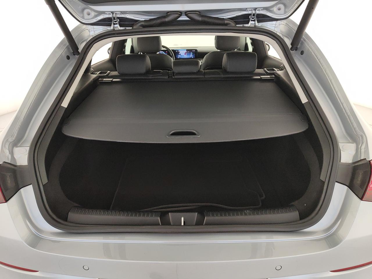 Mercedes-Benz CLA Shooting Brake 180 d Advanced auto