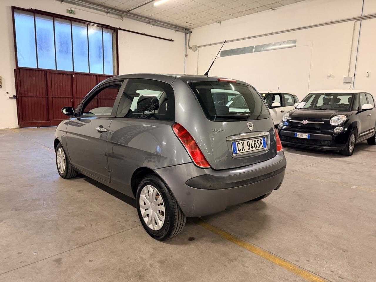 Lancia Ypsilon 1.2 16V Platino