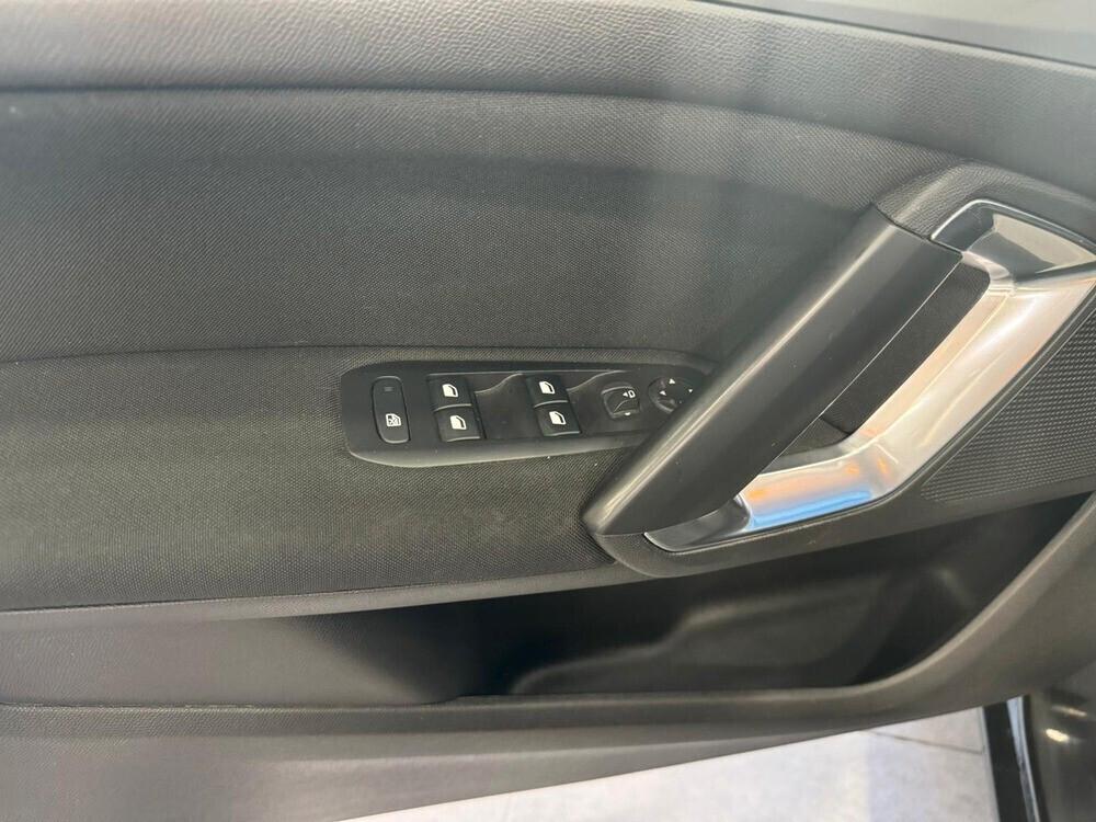 Peugeot 308 BlueHDi 130 S&S EAT 8 Business automatica