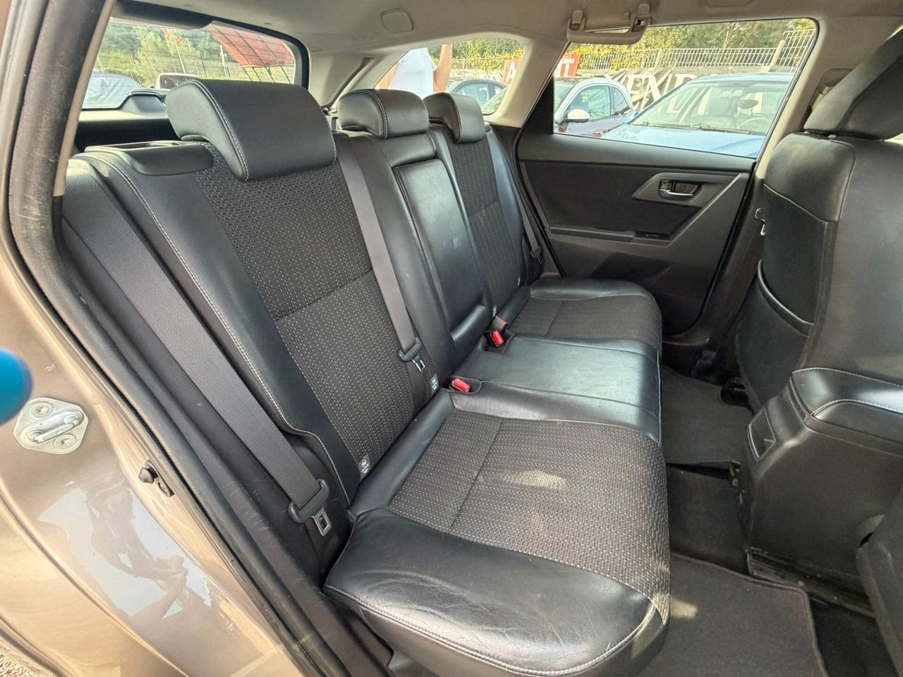 Toyota Auris Touring Sports 1.8 Hybrid Lounge