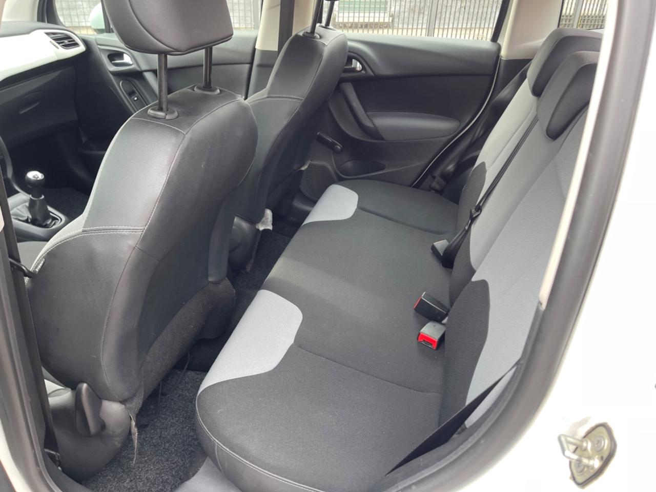 Citroen C3 1.1 Exclusive a no 2011 127.000 km