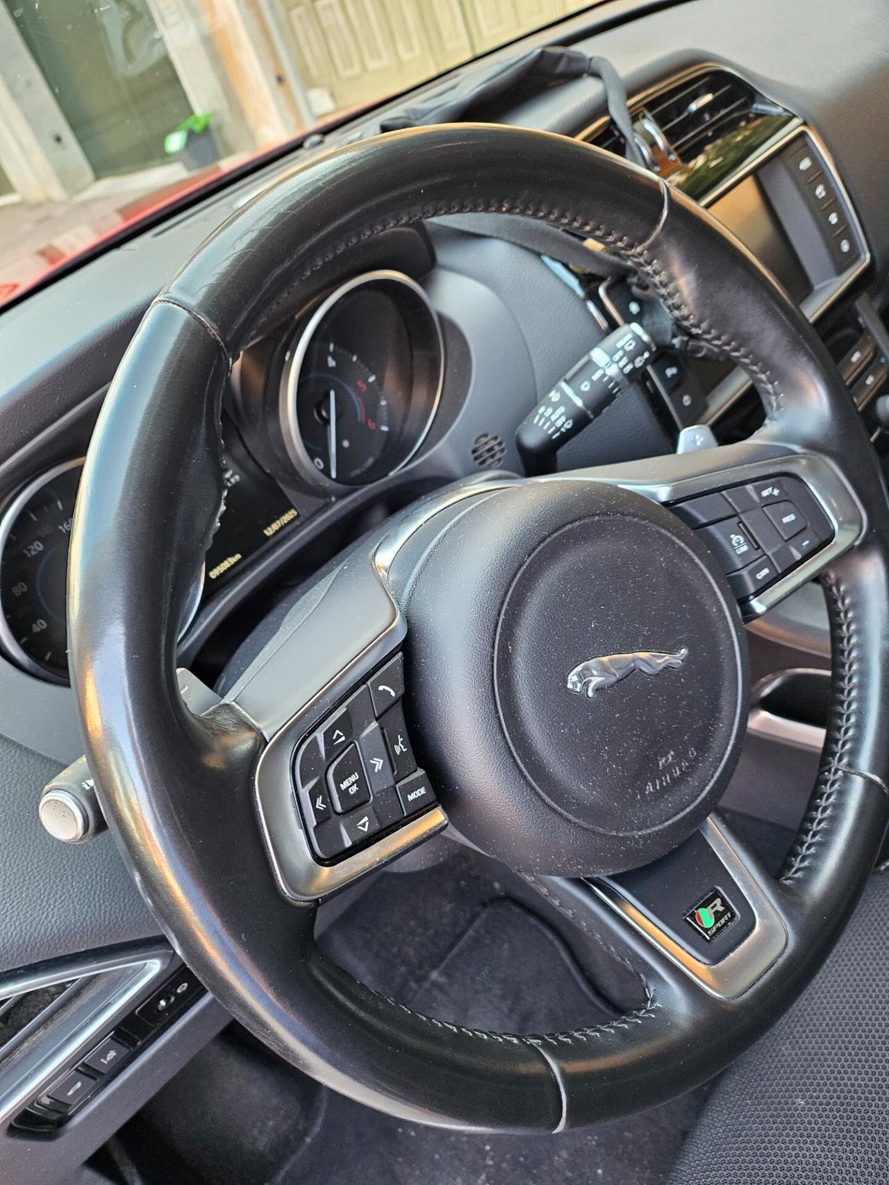 Jaguar F-Pace 3.0 D V6 300 CV AWD aut. R-Sport