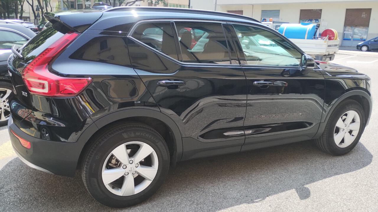 Volvo XC40 T2 automatico Essential