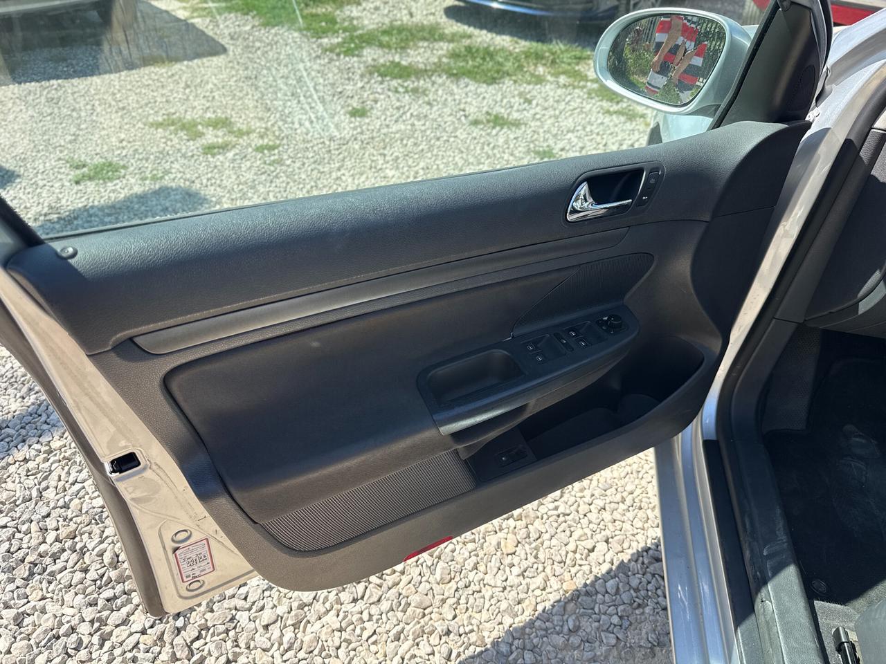 Volkswagen Golf 1.6 16V FSI 5p. Comfortline