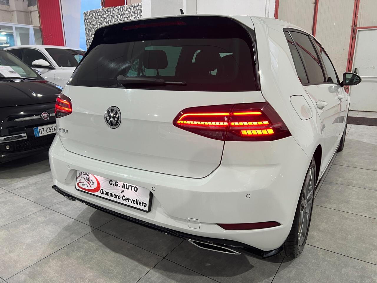 Volkswagen Golf 1.6 116 CV - R-LINE - 2017