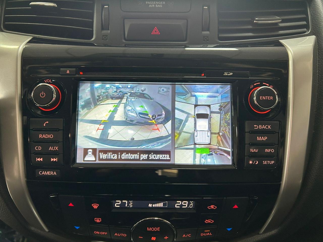 Nissan Navara 2.3 dCi 4WD D. Cab N-Connecta auto