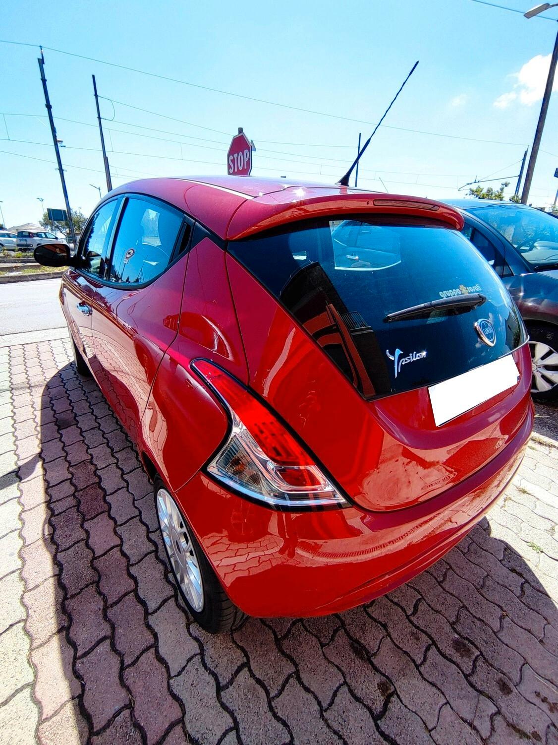 Lancia Ypsilon 1.2 5 porte Gold