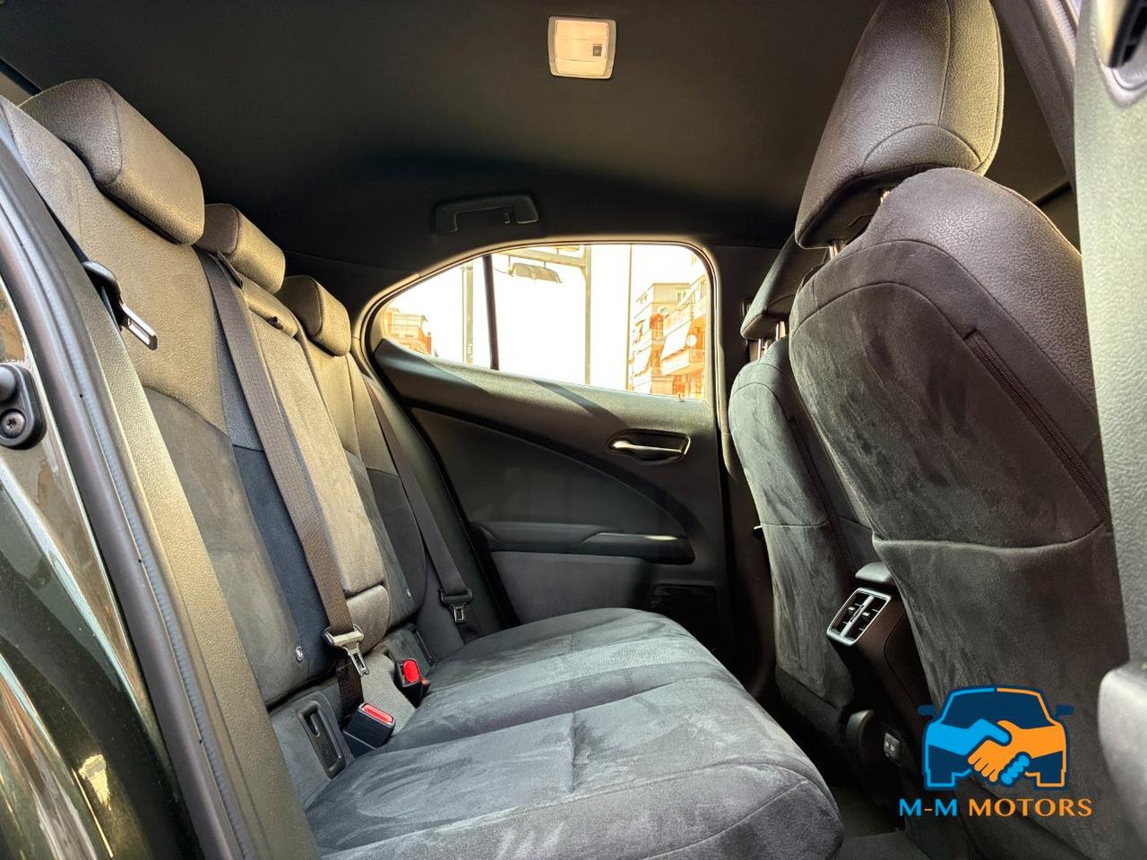 Lexus UX 300h 2.0 Urban 2wd cvt 199 cv