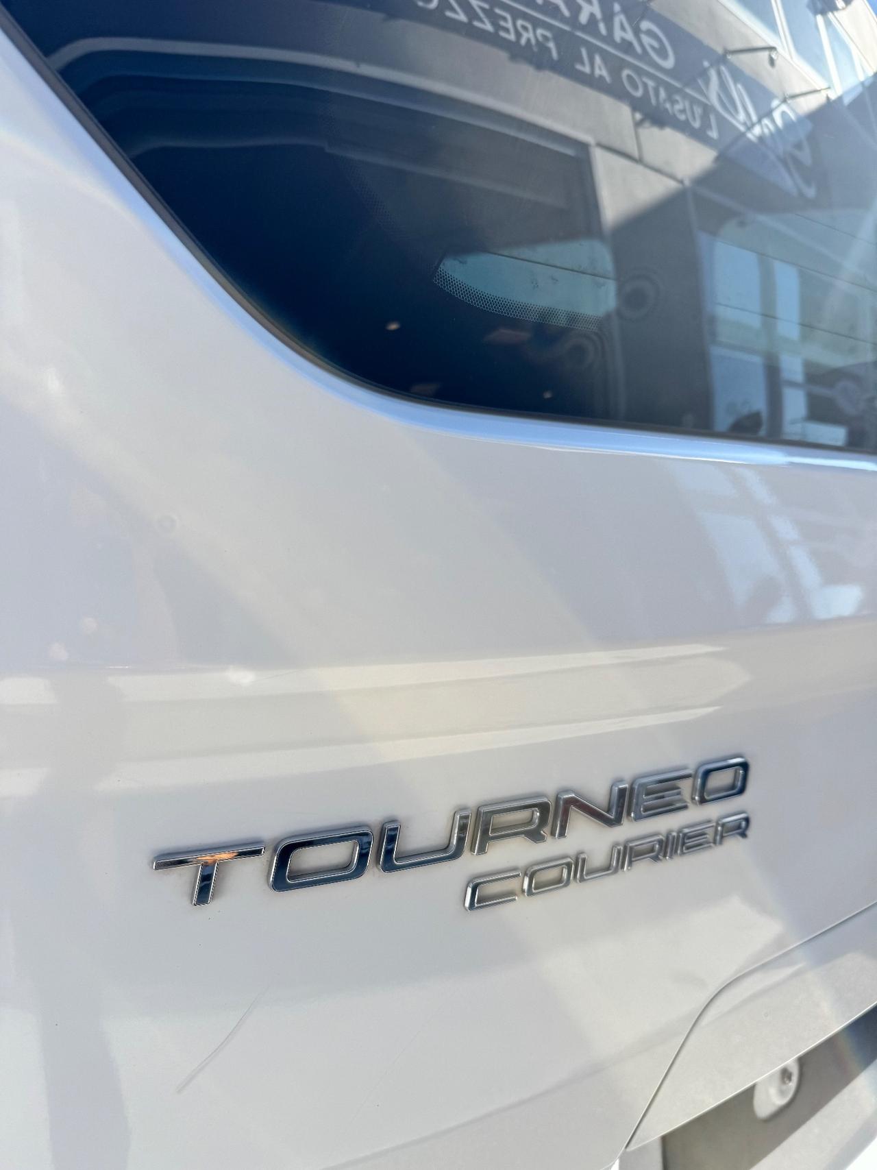 Ford Tourneo Courier 1.0 EcoBoost