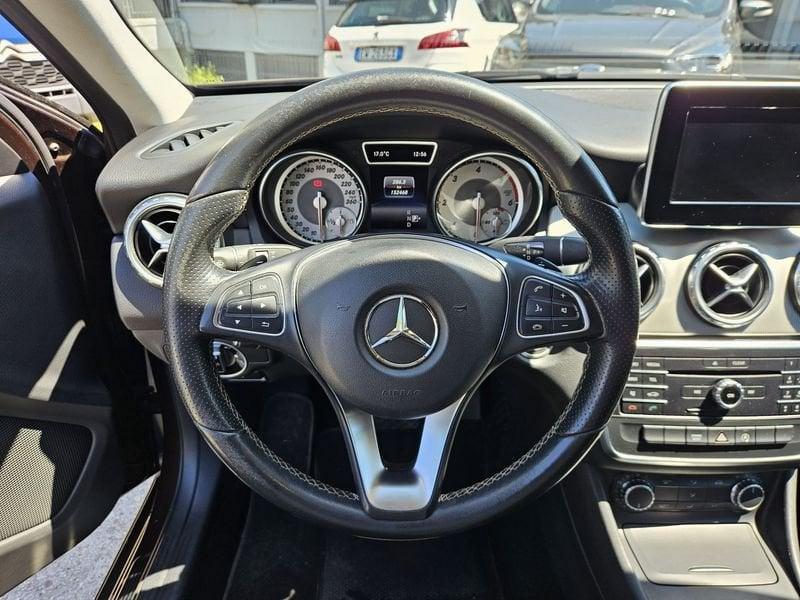 Mercedes-Benz GLA GLA 200 d Automatic Activity Edition
