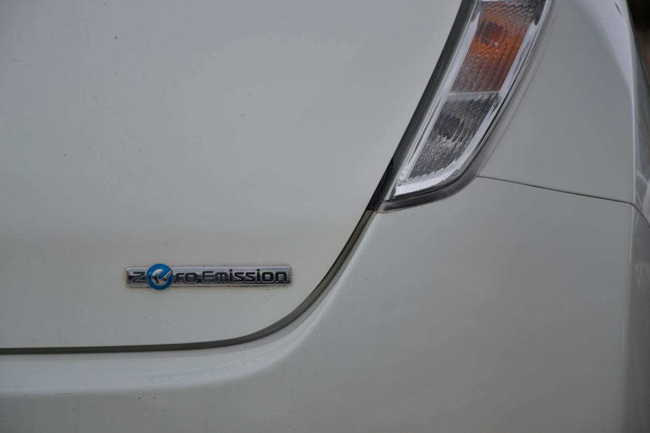 NISSAN LEAF VISIA 5P 24Kw