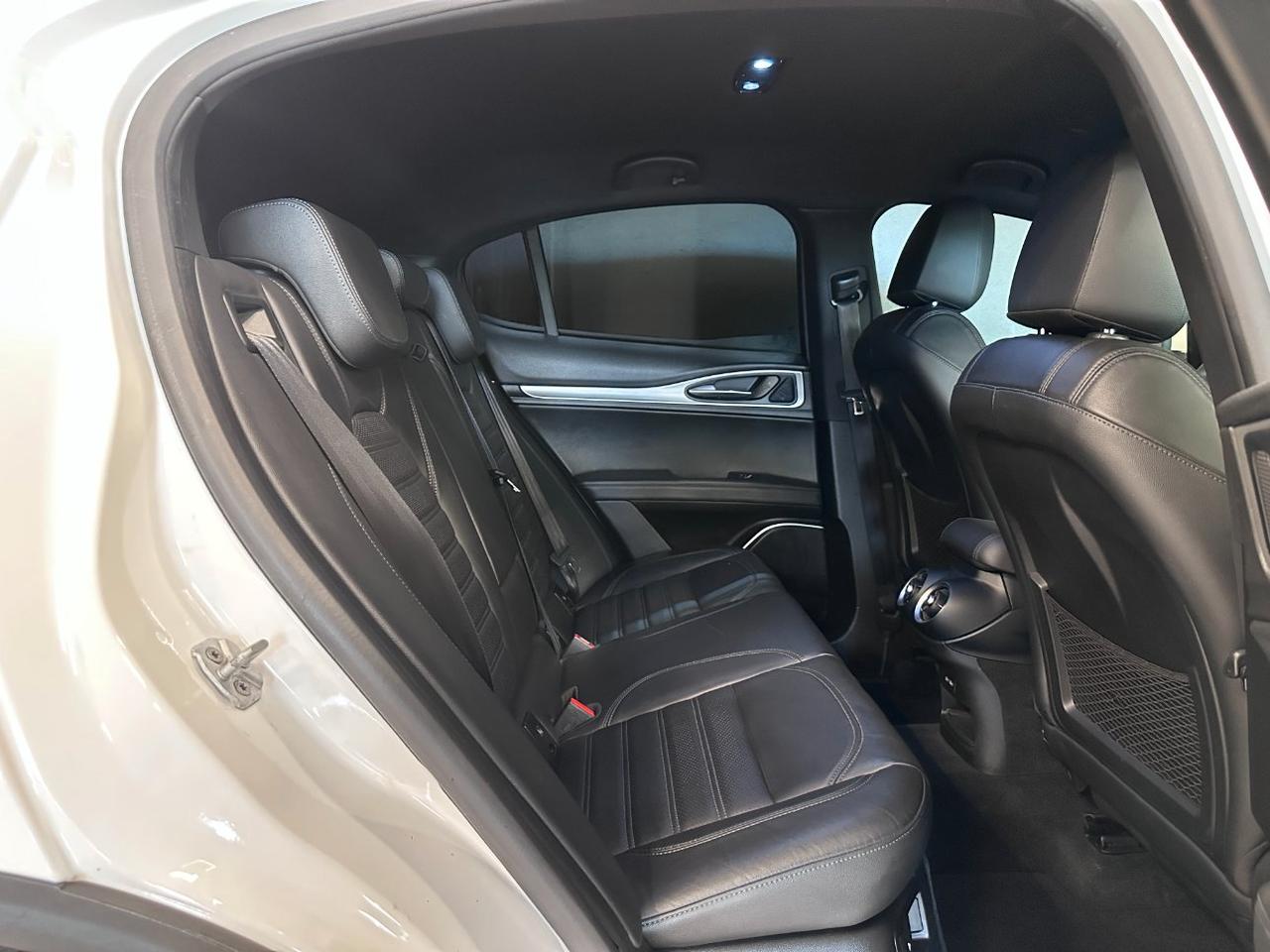 Alfa Romeo Stelvio 2.2 t Executive Q4 210cv auto my19