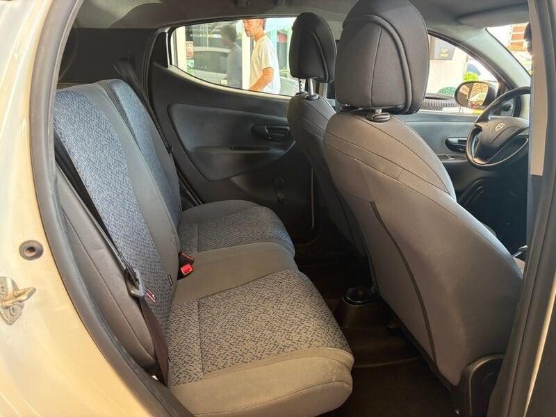 Lancia Ypsilon 1.0 FireFly 70cv S&S Hybrid SILVER