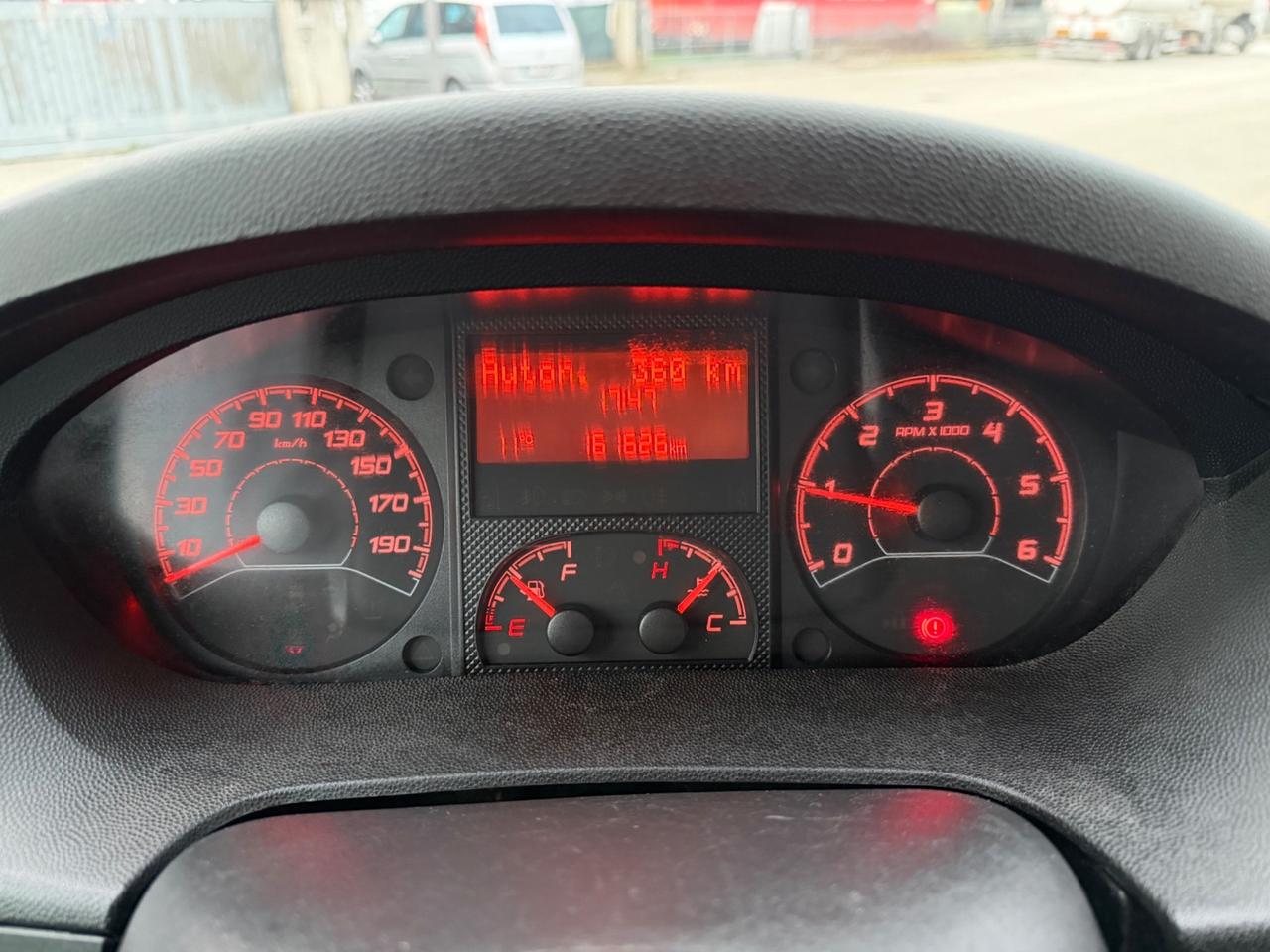 Peugeot Boxer 35 2.2 BlueHDi 140 S&S PL Cabinato