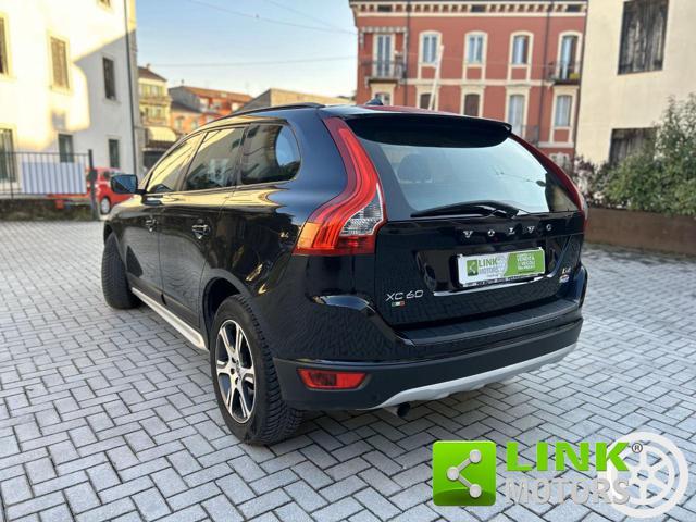 VOLVO XC60 D4 AWD Geartronic Summum