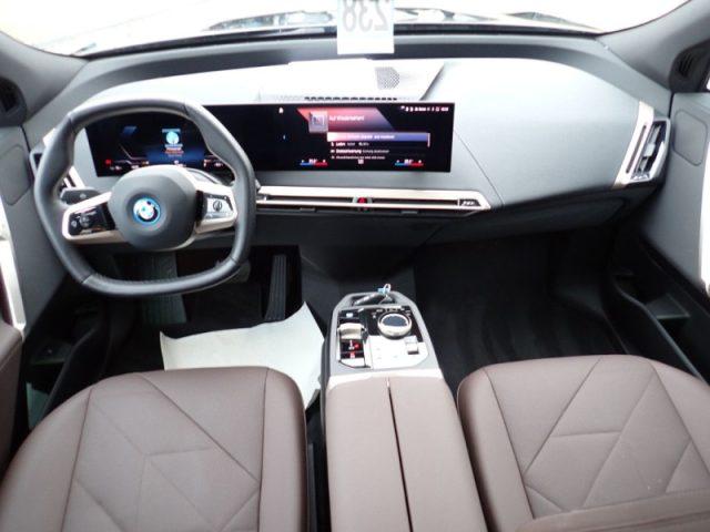 BMW iX xDrive40 Pacchetto Sportivo