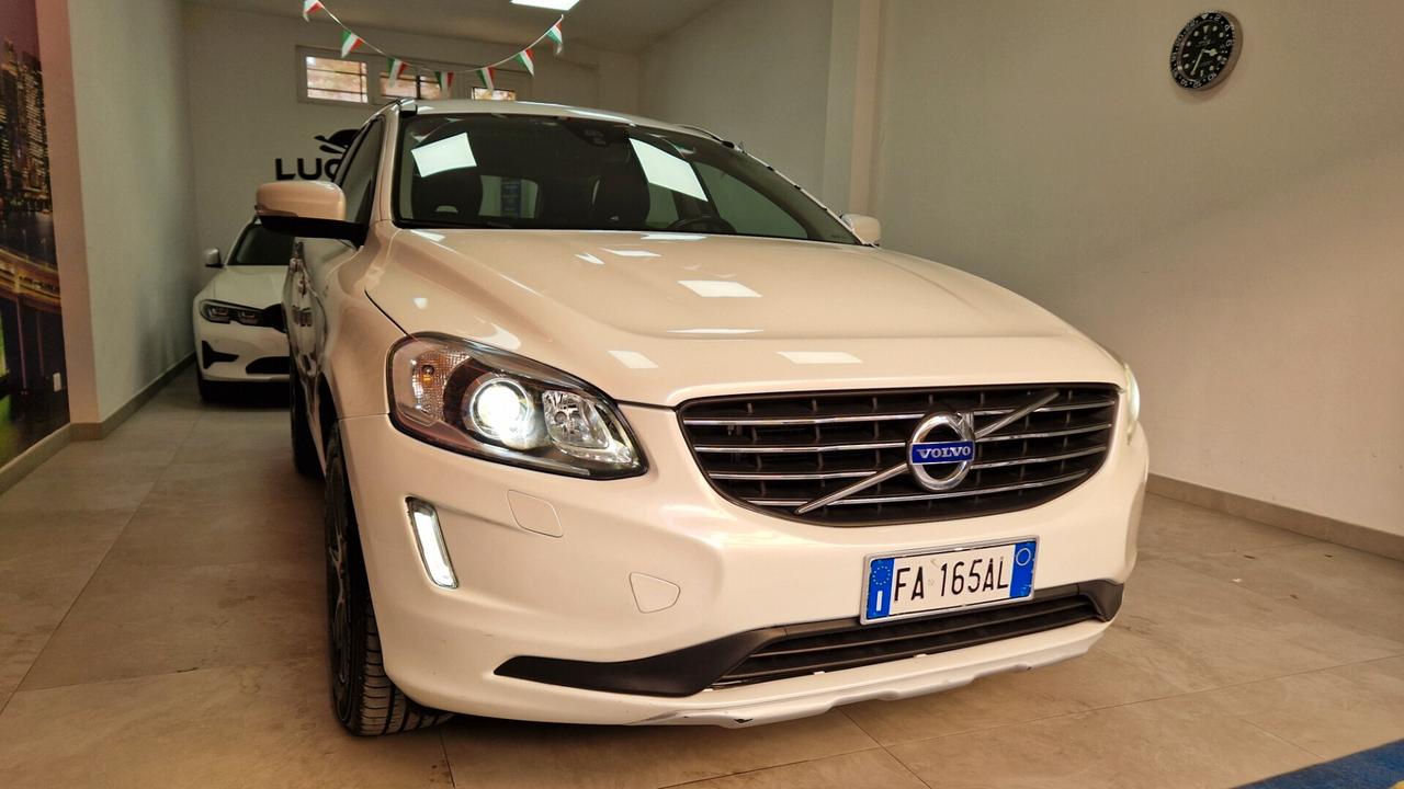 Volvo XC 60 XC60 D4 AWD R-design Momentum