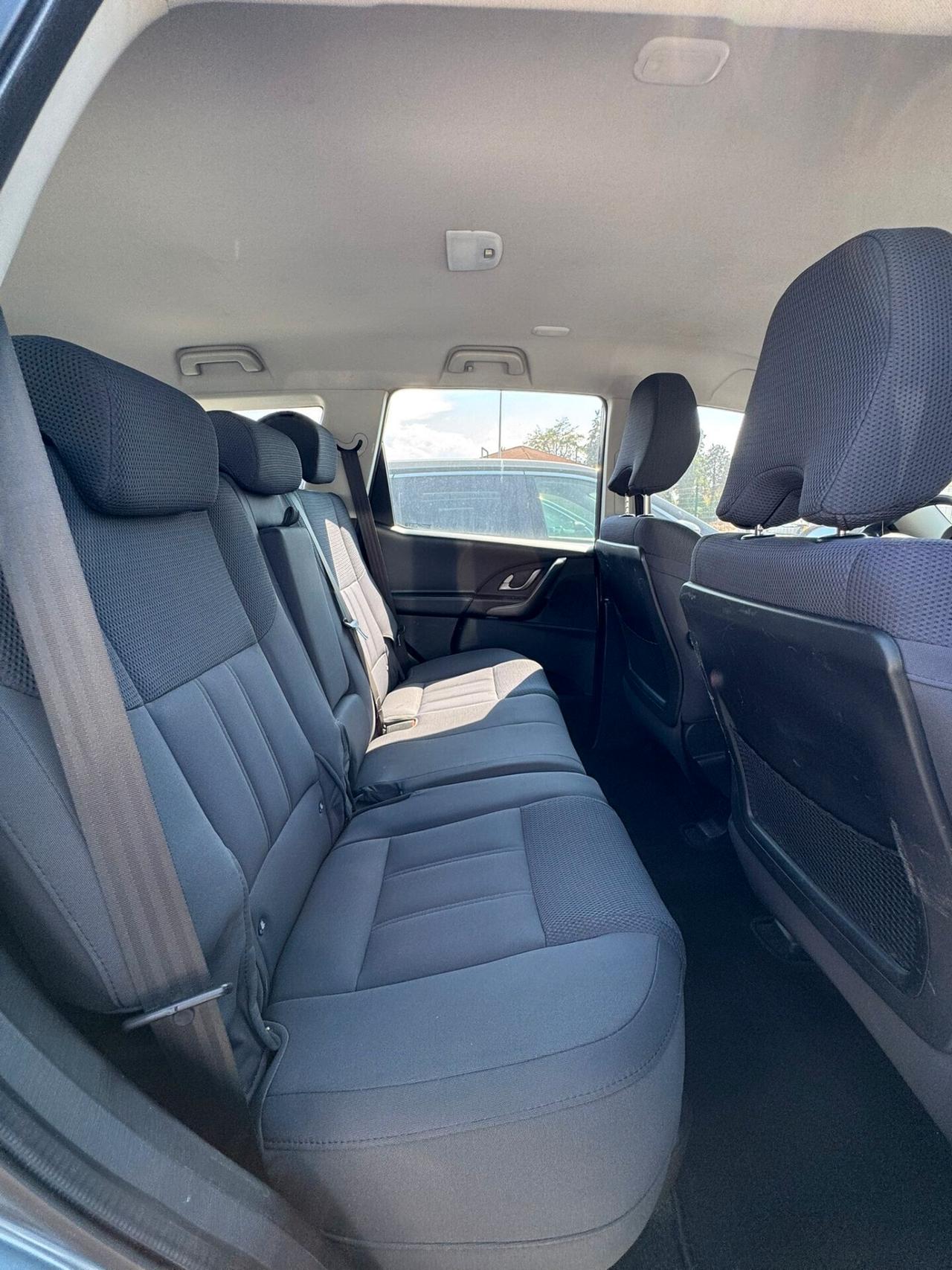 Mahindra XUV500 2.2 16V AWD W6