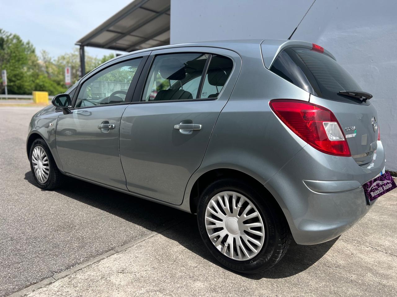 Opel Corsa 1.2 BENZ - ADATTA A NEOPATENTATI