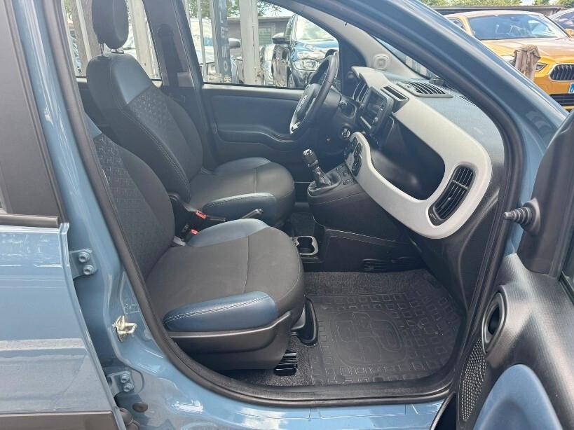 Fiat Panda 1.0 FireFly Hybrid GPL CROSS