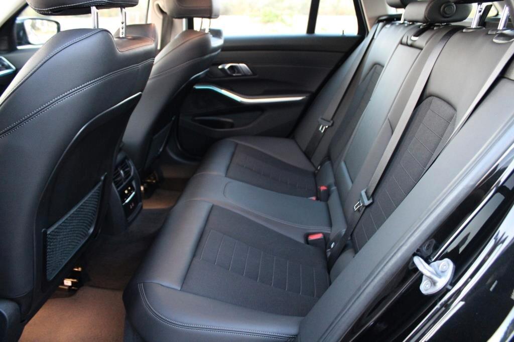 BMW 318d Touring Aut. 48V *Luci Ambiente *Pelle