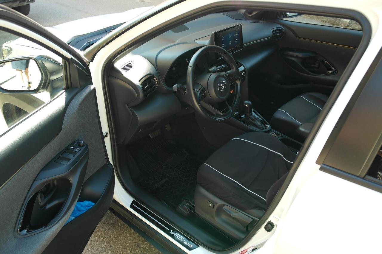 Toyota Yaris Cross 1.5 Hybrid 5p. E-CVT AWD-i Adventure