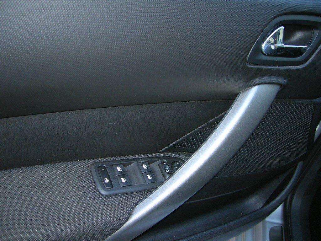 Peugeot 308 1.6 HDi 112CV CC Féline