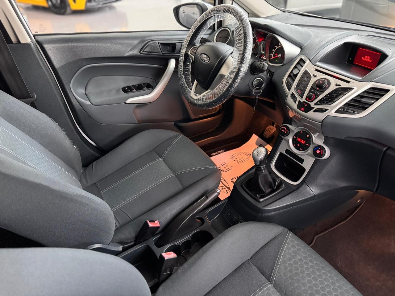 Ford Fiesta 1.4 TDCi 68CV 5 porte Titanium