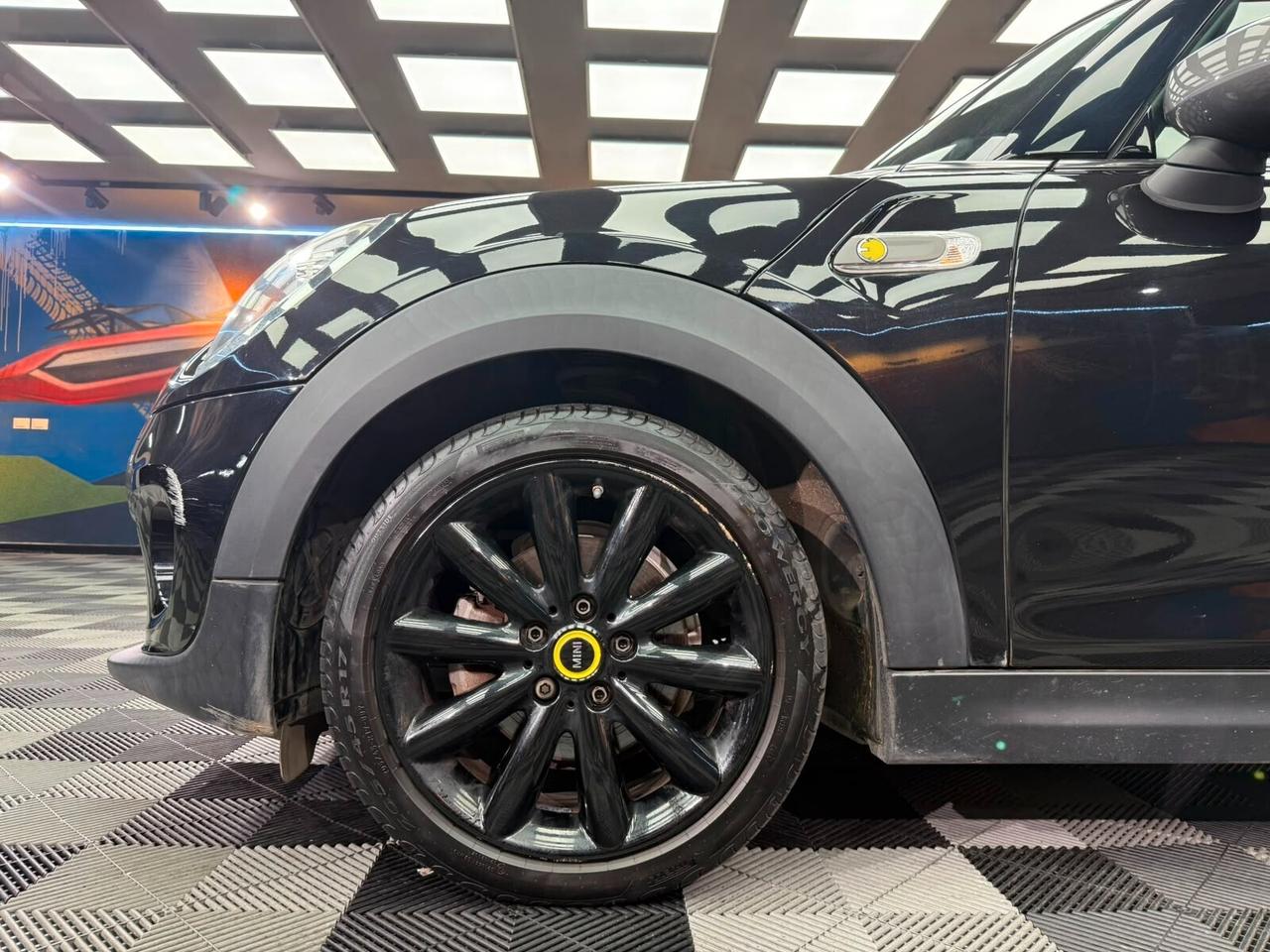 Mini Cooper SE XL (934)