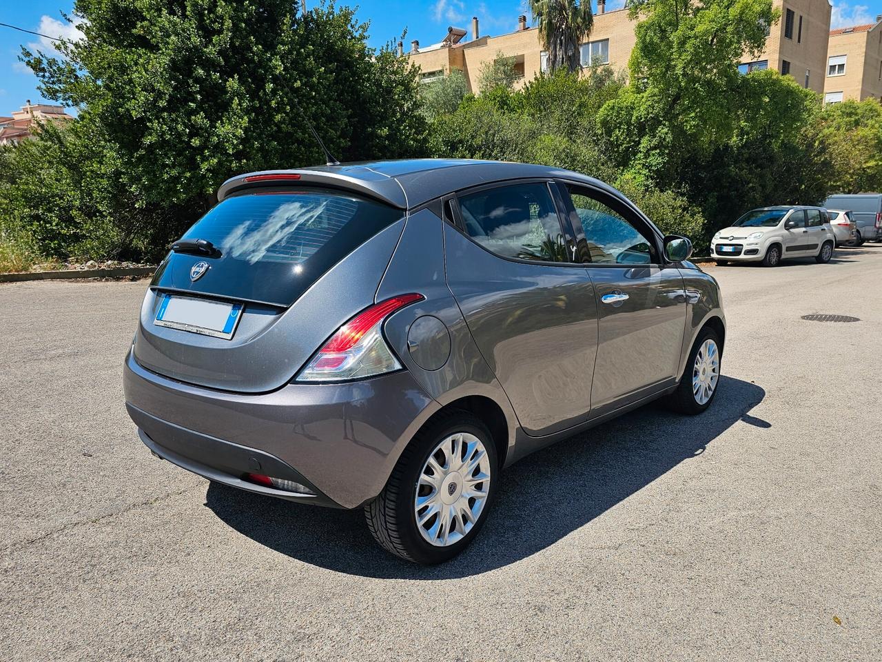 Lancia Ypsilon 1.2 69 CV 5 porte Platinum