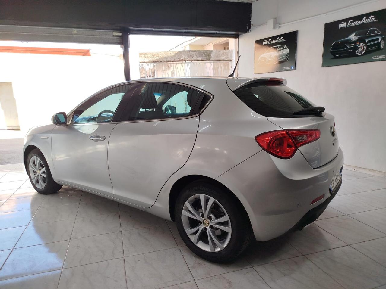 Alfa Romeo Giulietta 1.4 benzina 2011 CON GARANZIA