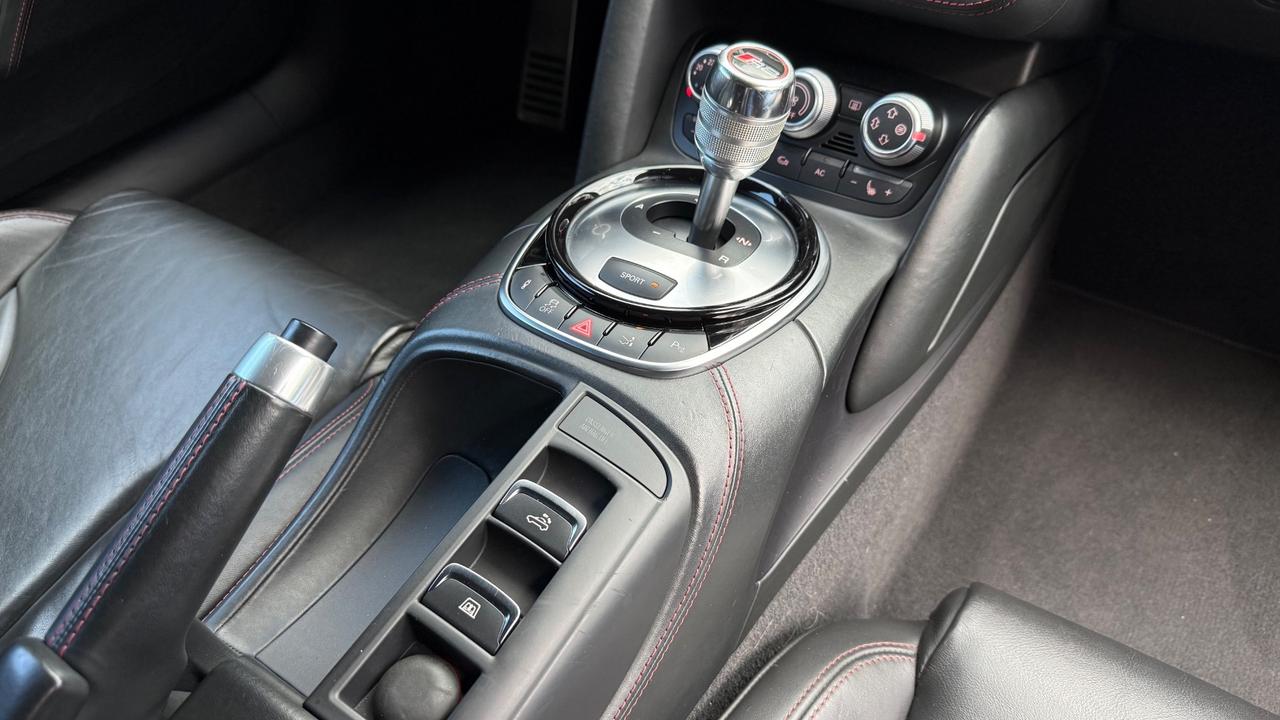 Audi R8 Spyder 5.2 V10 FSI quattro R tronic