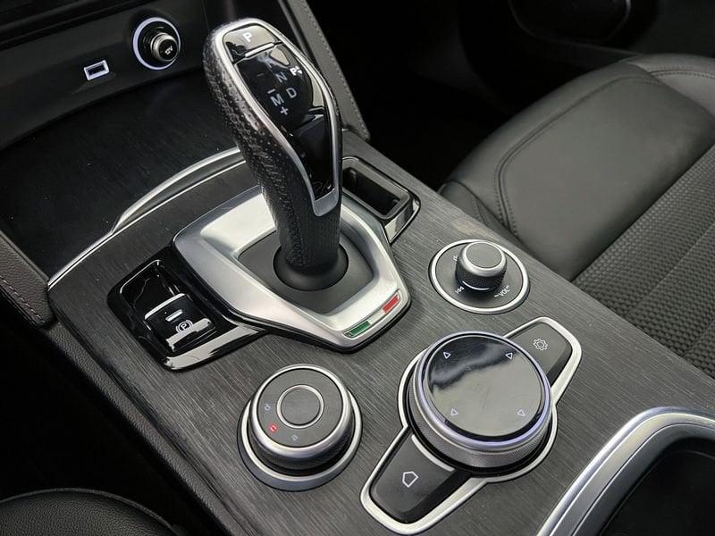 Alfa Romeo Stelvio 2.2 Turbodiesel 190 CV AT8 Q4 Super