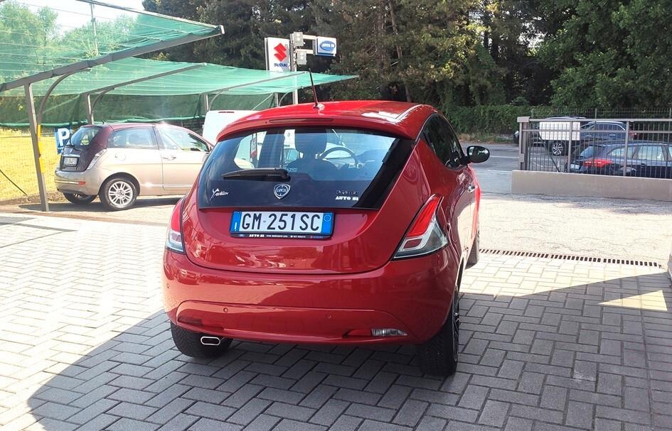 Lancia Ypsilon 1.0 FireFly 5 porte S&S Hybrid Gold
