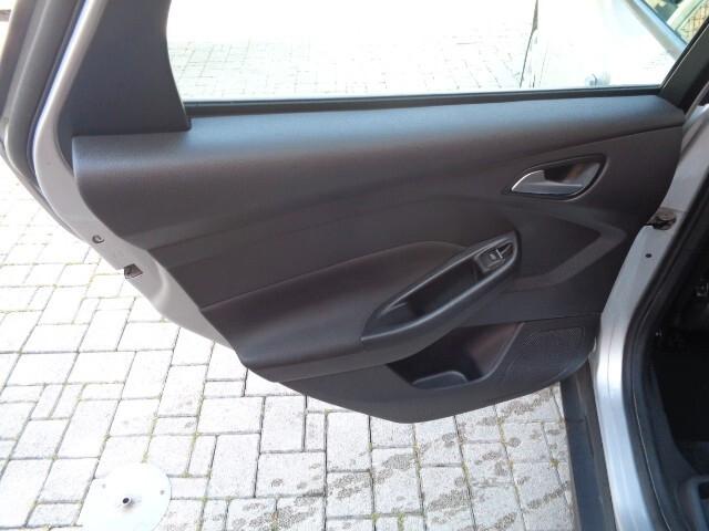 Ford Focus 1.6 120 CV GPL Plus NESSUN VINCOLO DI FINANZIAMENTO