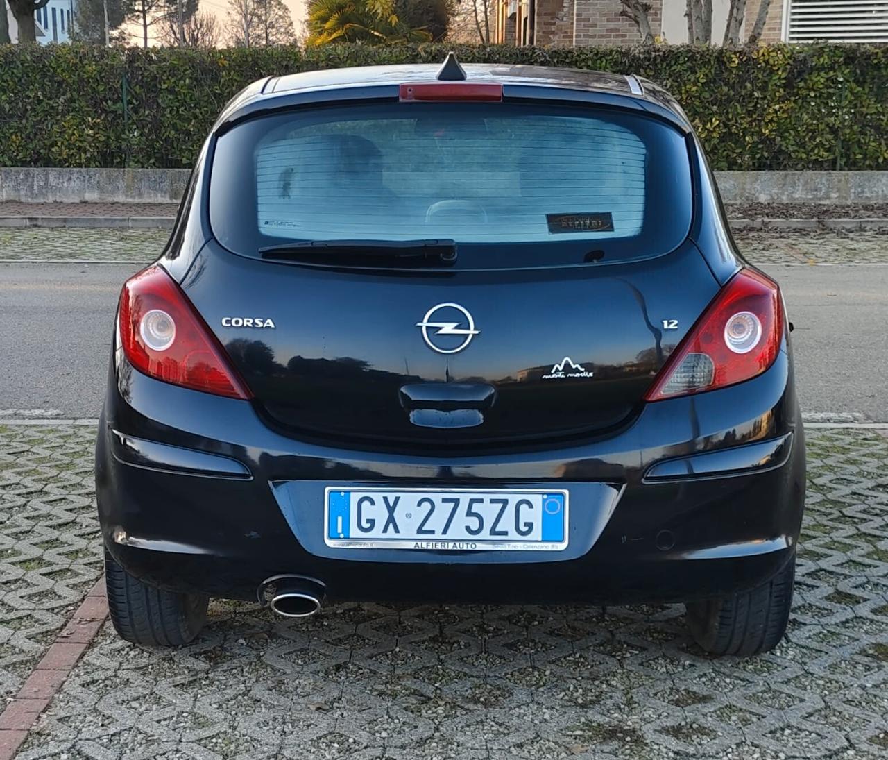 Opel Corsa 1.2 3 porte Sport