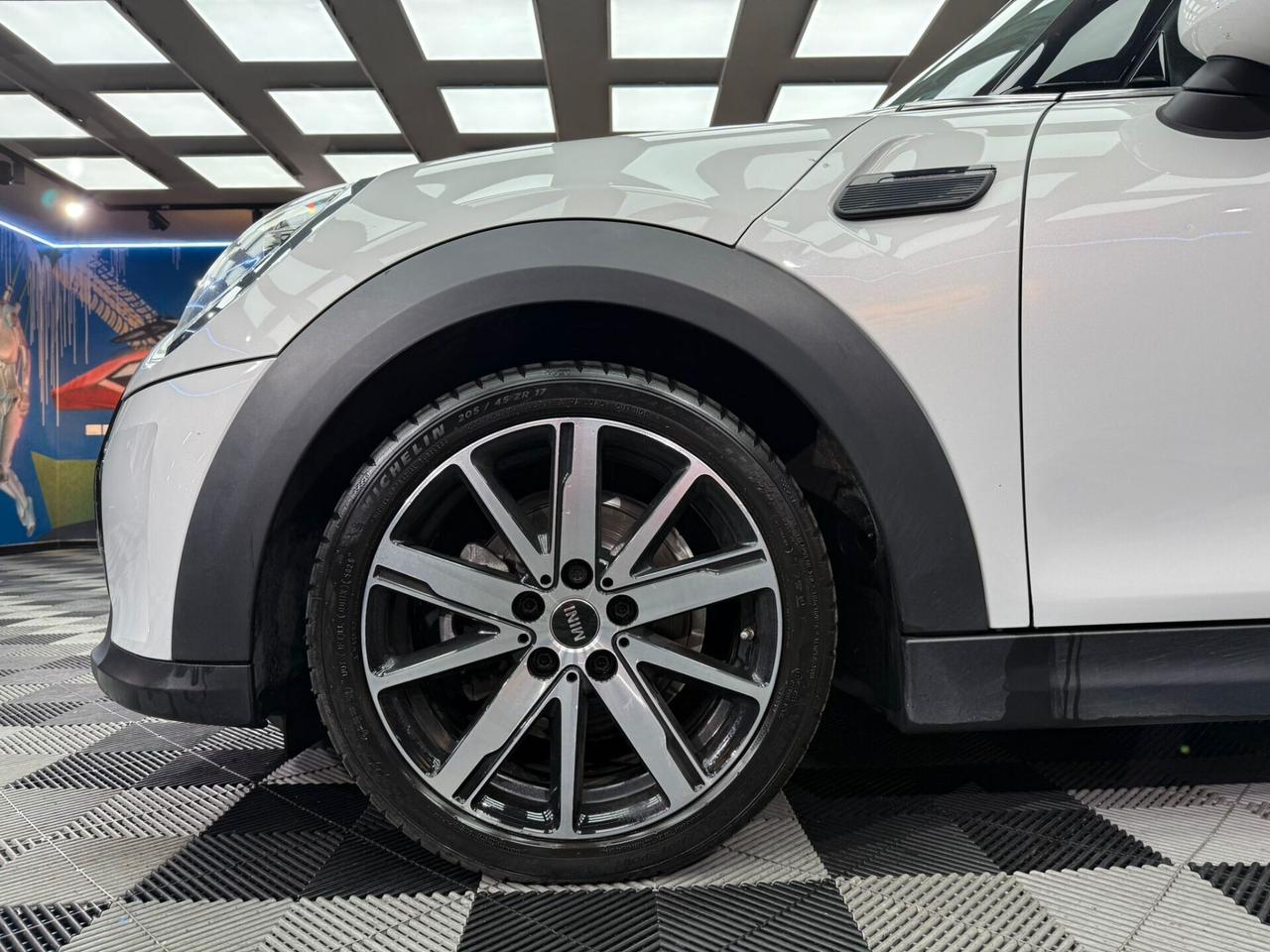 Mini Cooper 1.5 Resolute (001)