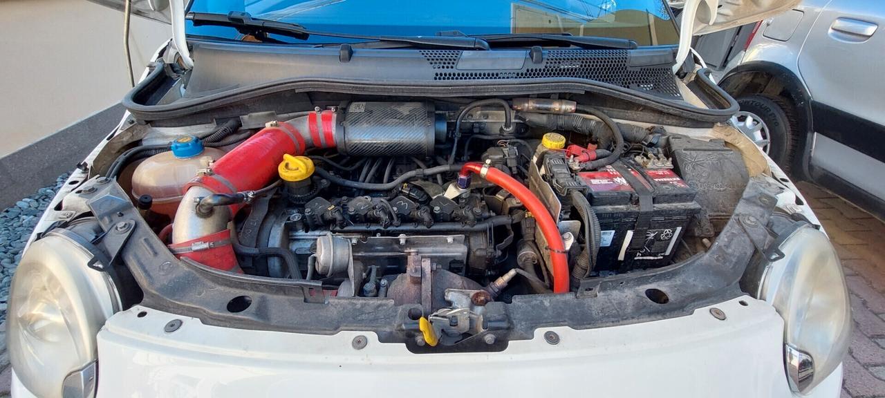 ABARTH 1,4 TURBO 160CV AKRAPOVIC CON IMPIANTO GPL LANDI RENZO NAVIGATORE TELEFONO IMPECCABILE