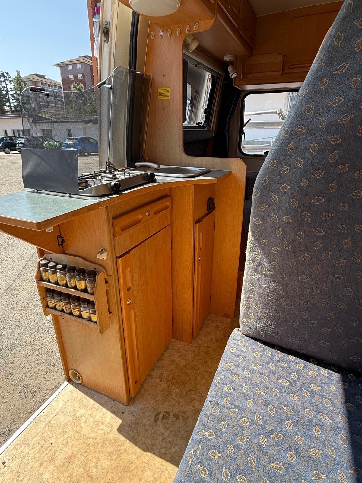 Camper puro Fiat Ducato 2.8 JTD – 110.000 km – 4 posti letto/viaggio – Perfetto