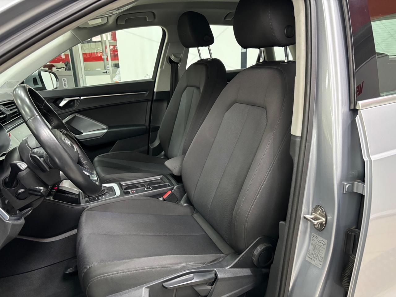 Audi Q3 35 TDI S tronic Business