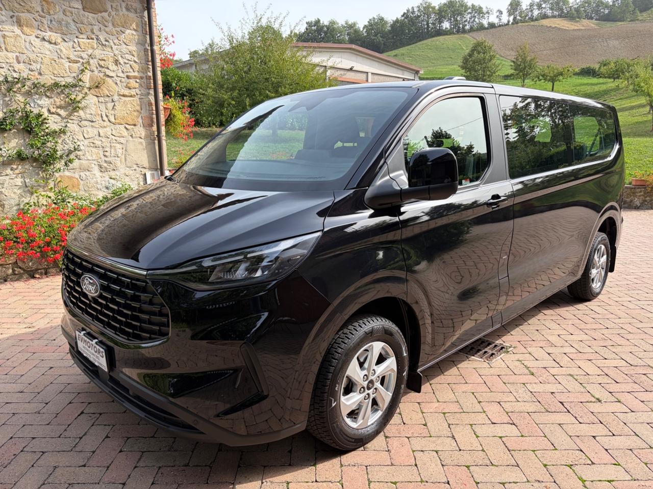 Ford Tourneo Custom Transit doppia cabina titanum 320 L2H1
