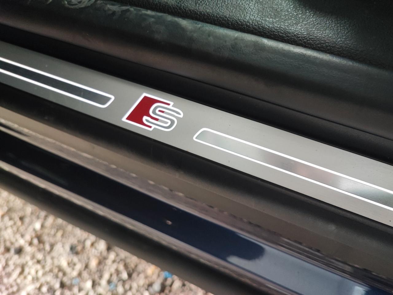 Audi Q8 55 TFSI quattro tiptronic Sline Plus