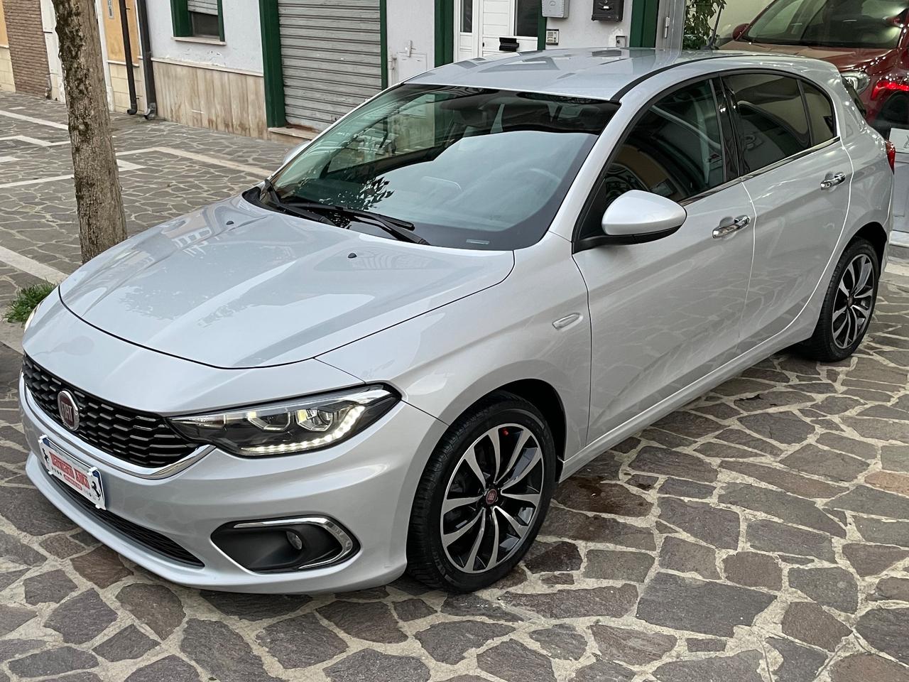 Fiat Tipo 1.6 Mjt S&S 5 Porte Lounge LED/CAM/NAV