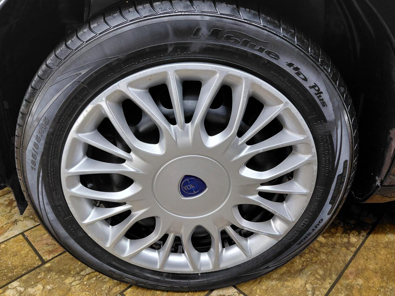 Lancia Ypsilon 1.2 69 CV 5 porte soli 68000 km